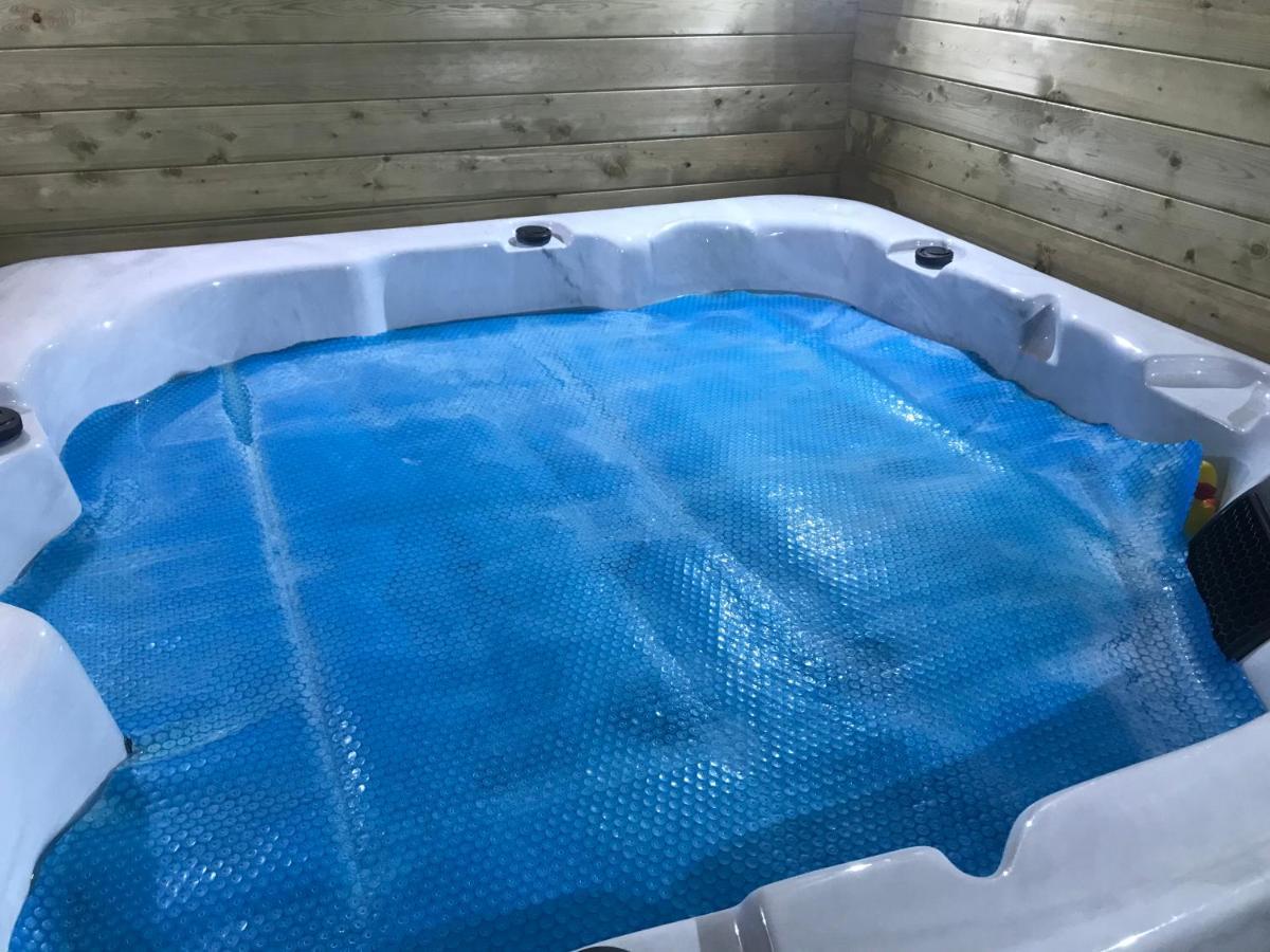 Hot Tub Hide Away Near Alton Towers Staffordshire Hotel Cheddleton Exterior photo