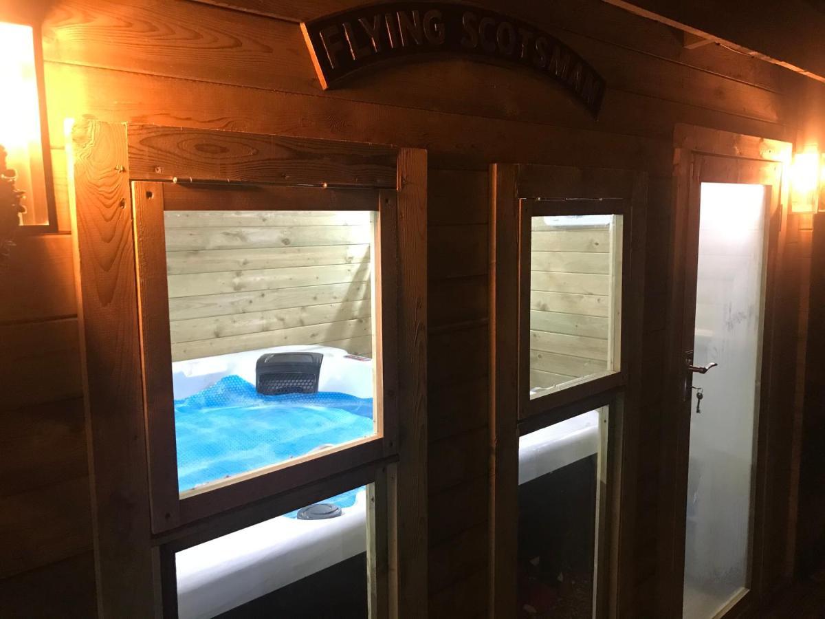 Hot Tub Hide Away Near Alton Towers Staffordshire Hotel Cheddleton Exterior photo