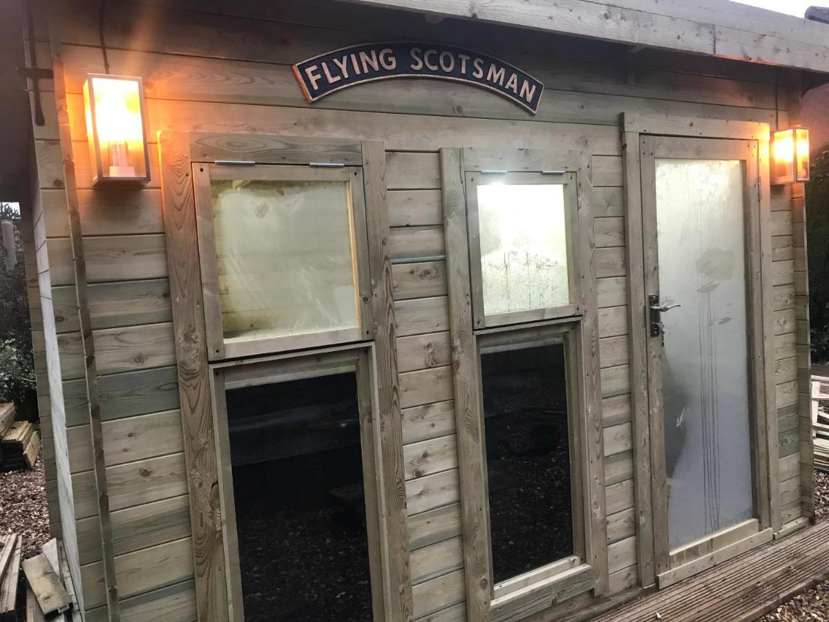 Hot Tub Hide Away Near Alton Towers Staffordshire Hotel Cheddleton Exterior photo